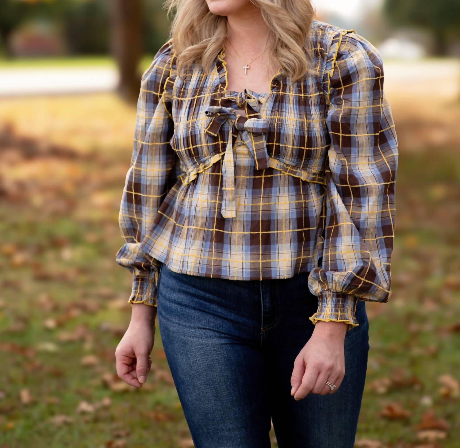 Listicle - Olivia Bow Tie Top