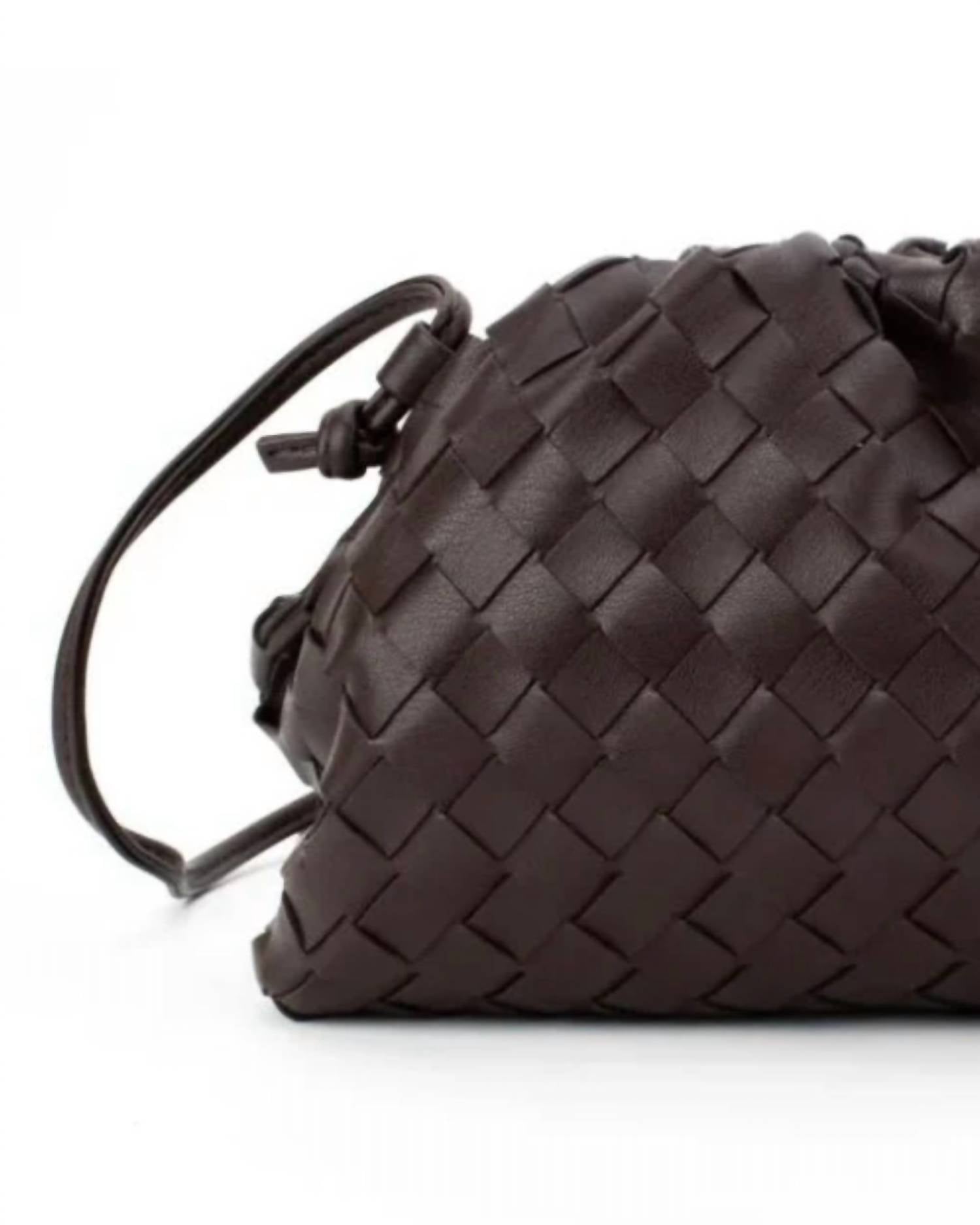 Prenelove - Women's Elgin Clam Clutch Bag