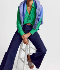 THE SHIRT Signature Shirt in kelly green - women's shirt - view 4