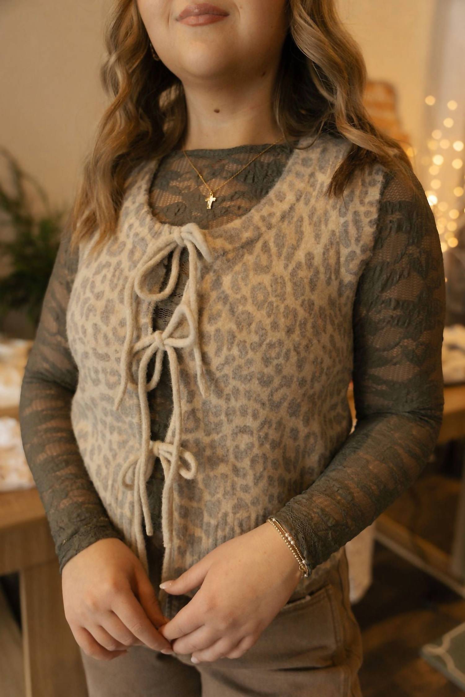 Miou Muse - Floral Lace Top