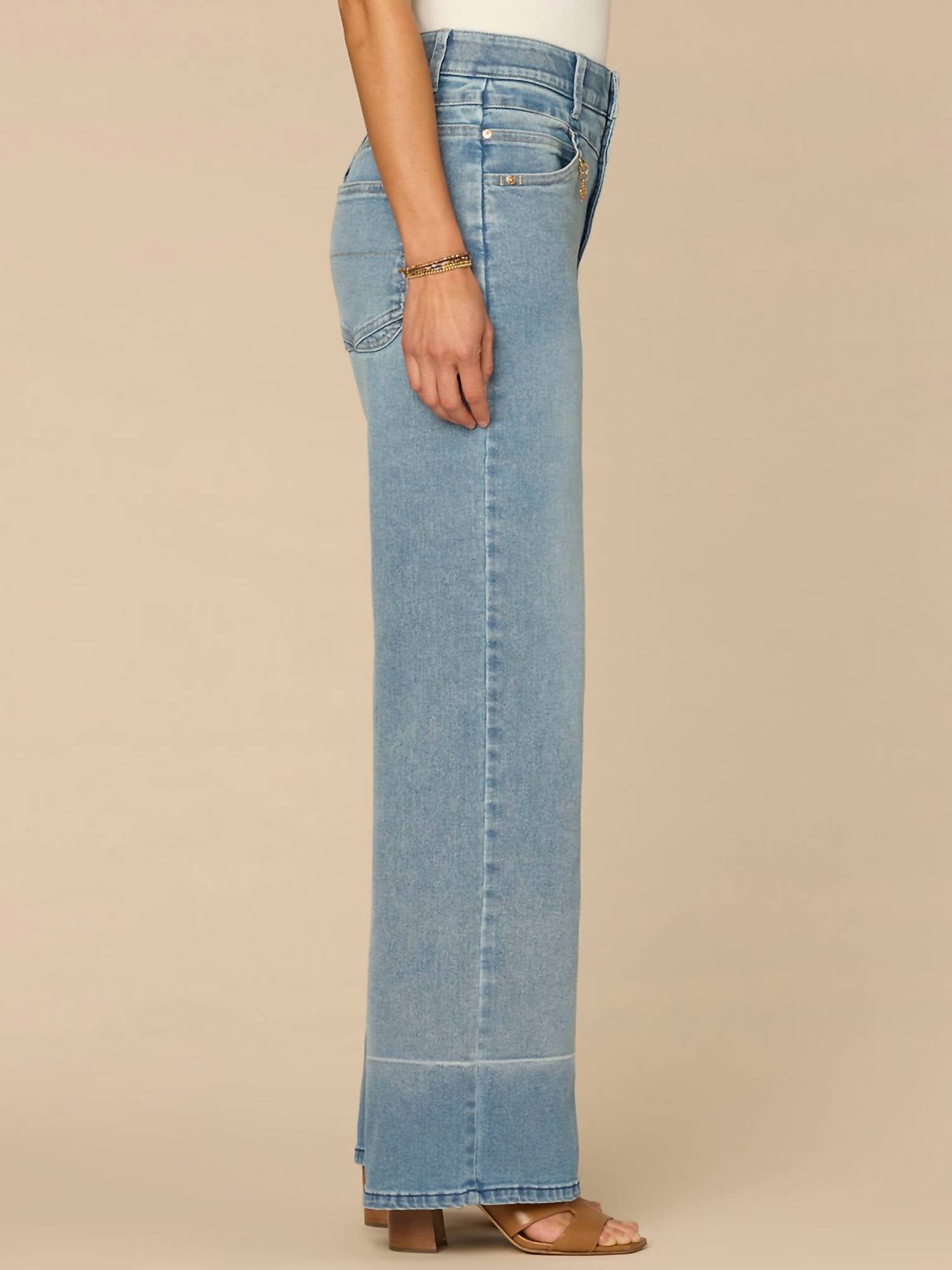 Democracy - Skyrise Double V Yoke Wide Leg Jeans With Charm
