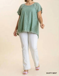 Umgee - Floral Lace Detail Short Sleeve Curvy Top
