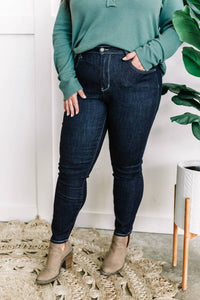 Judy Blue - High Waisted Straight Leg Mom Jeans