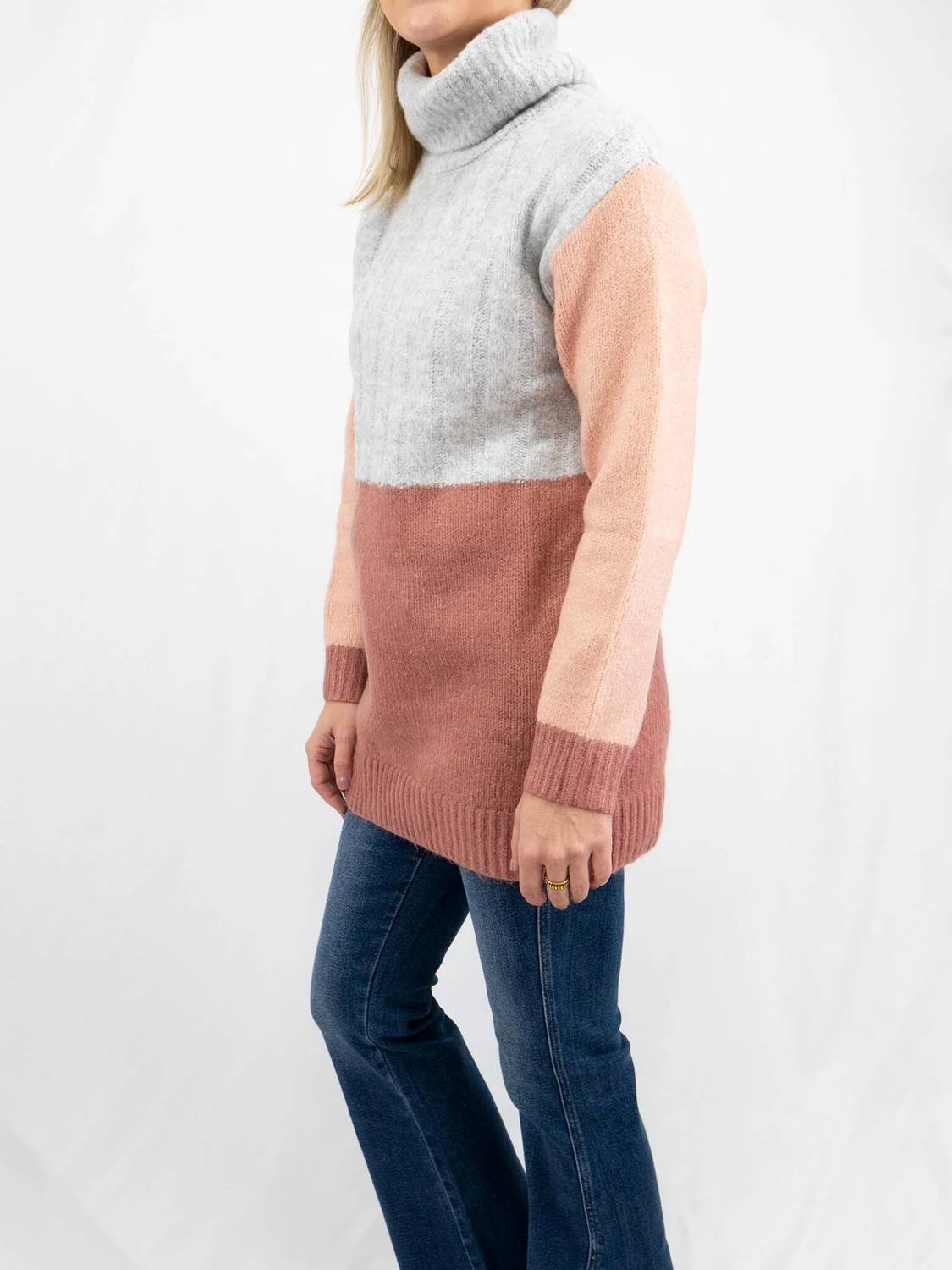 Skies Are Blue - Colorblock Turtleneck Sweater