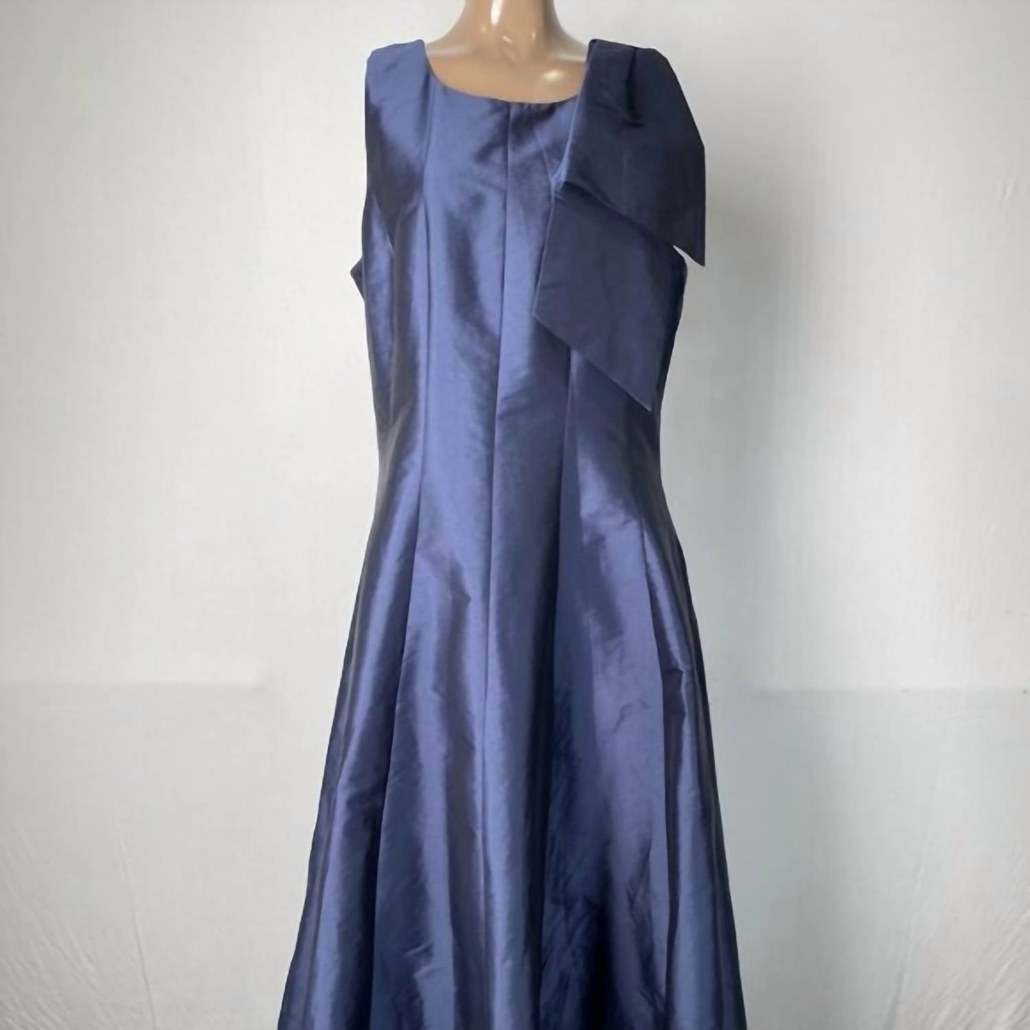 SARA CAMPBELL Women’s Joyce Sleeveless Bow Taffeta Maxi Gown in navy blue - women's dress