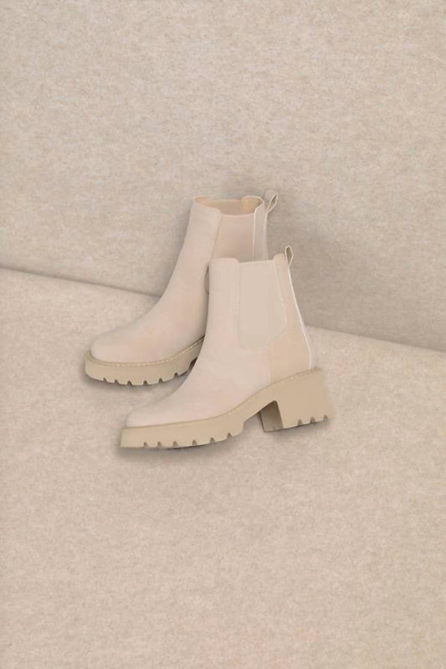 Mi.Im - Women's Josie Lug Sole Chelsea Boot