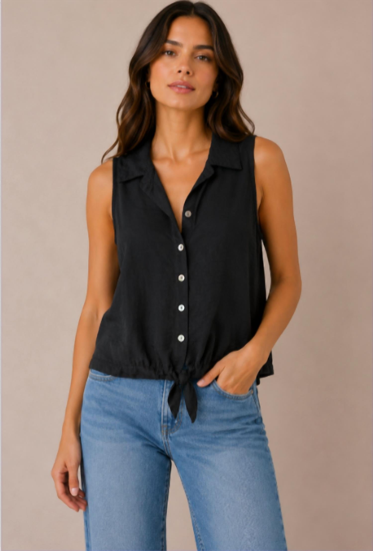 Red Haute - Crinkle Woven Sleeveless Blouse