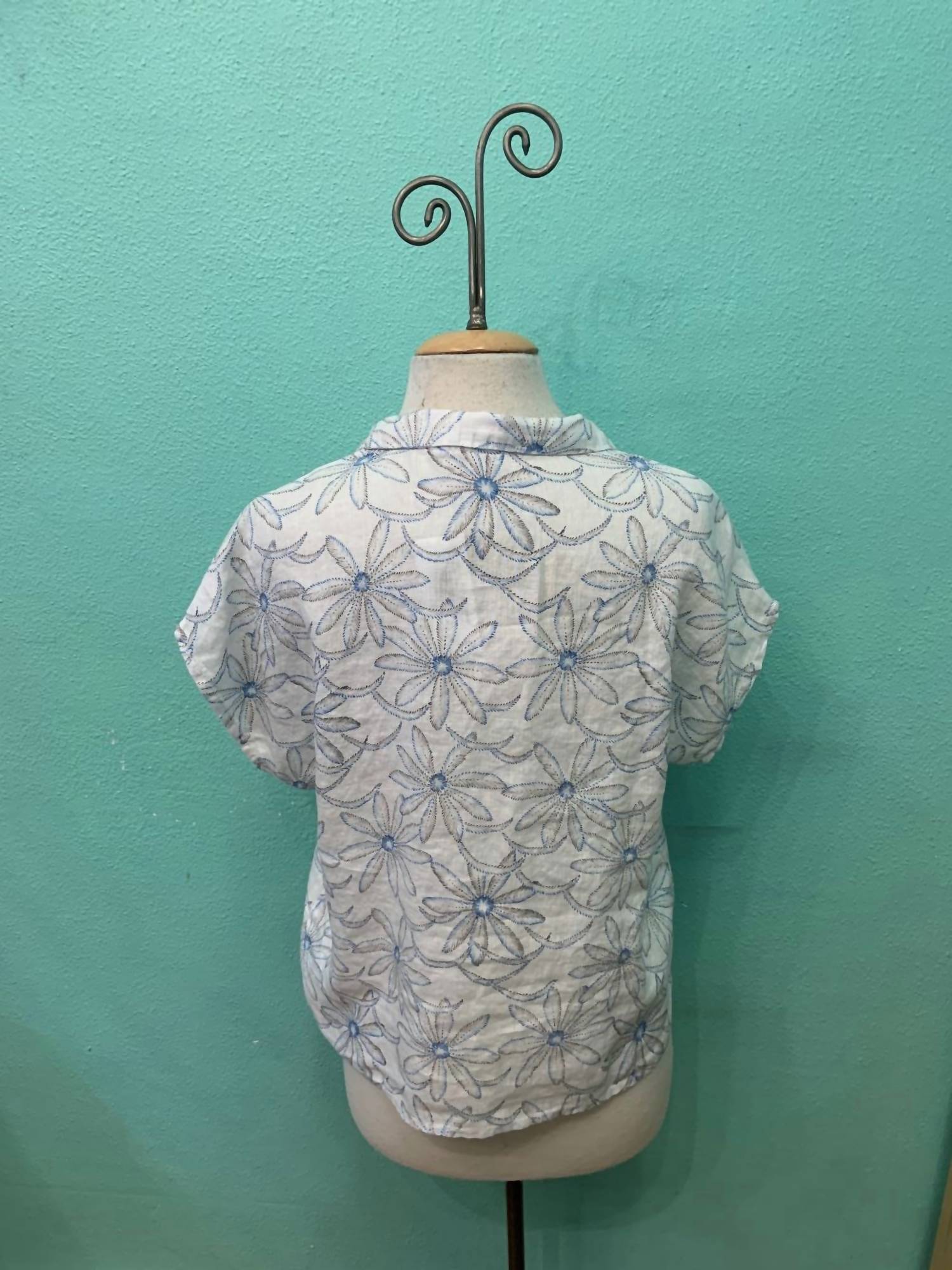 Cut Loose - Women's Daisy Short Sleeve Boxy Button Down Shirt