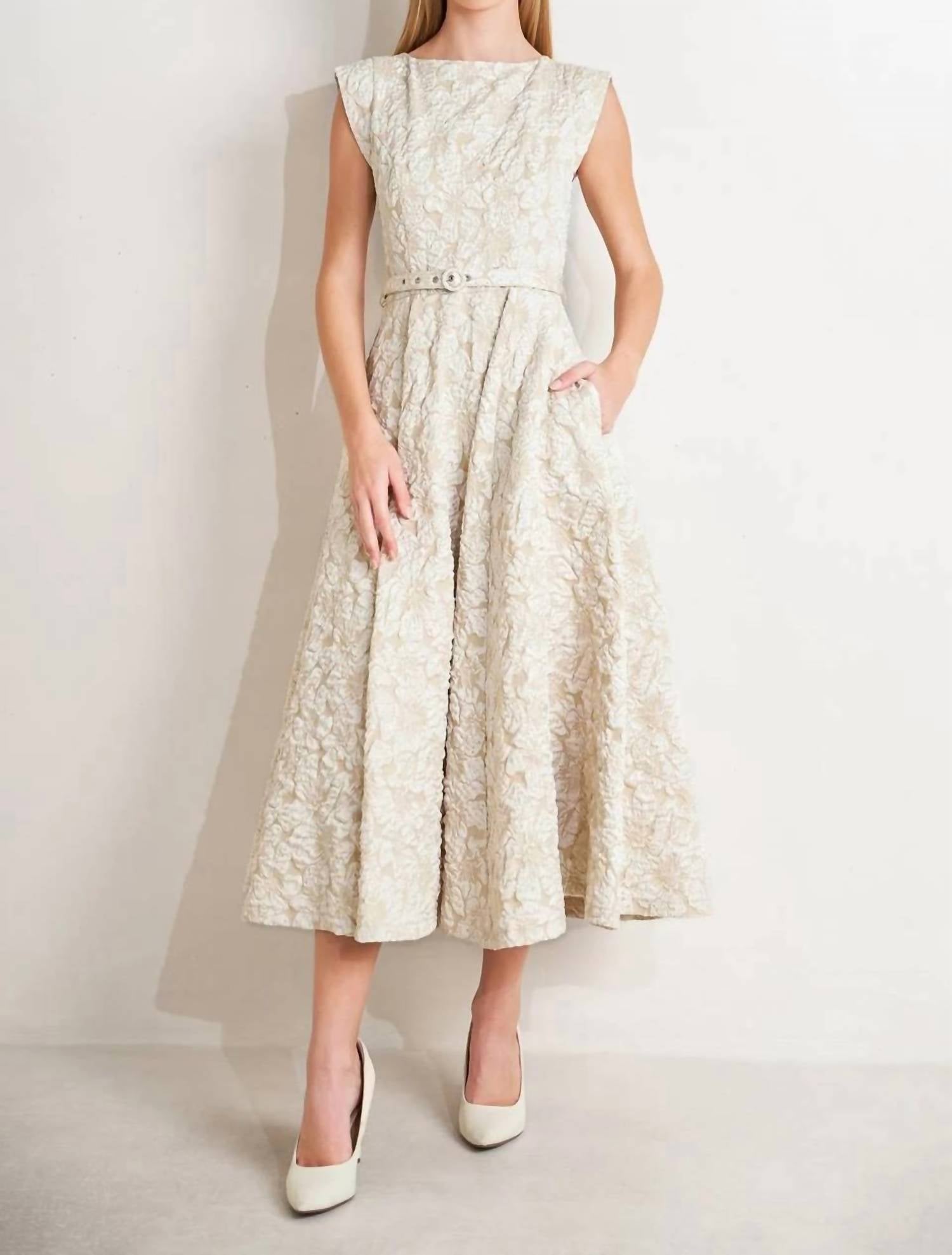 Flying Tomato - GWENDOLYN LACE DRESS
