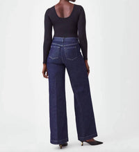 Spanx - Scoop Neck Long Sleeve Bodysuit