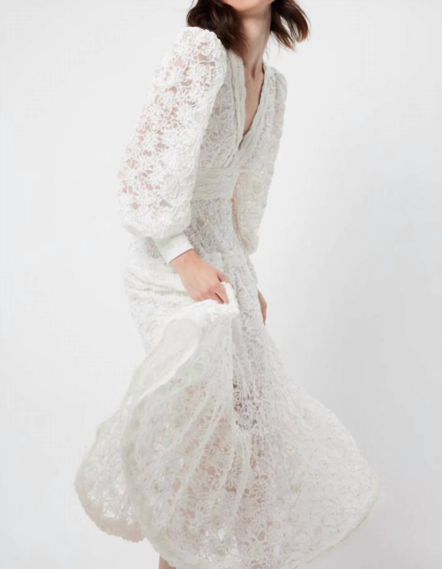 Elliatt - Richter Lace Midi Dress