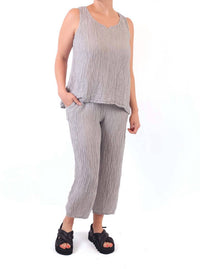 Grizas - Textured Wide Leg Pants