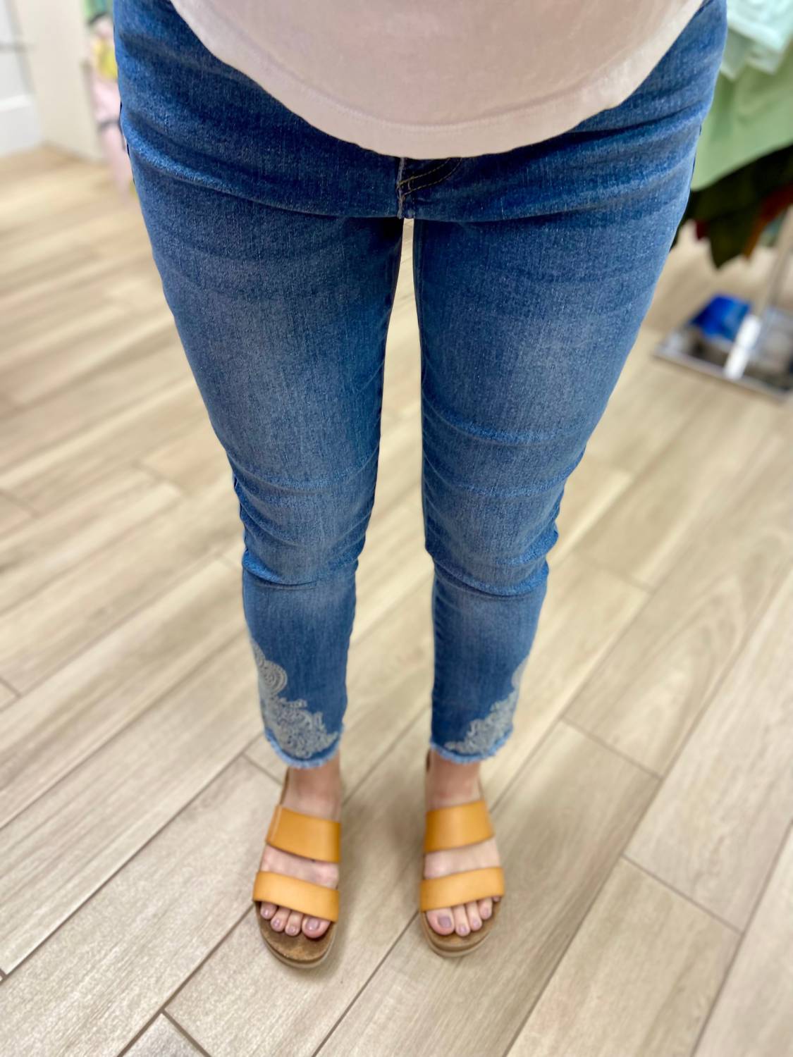 Gg Jeans - Embroidered Crop Jeans