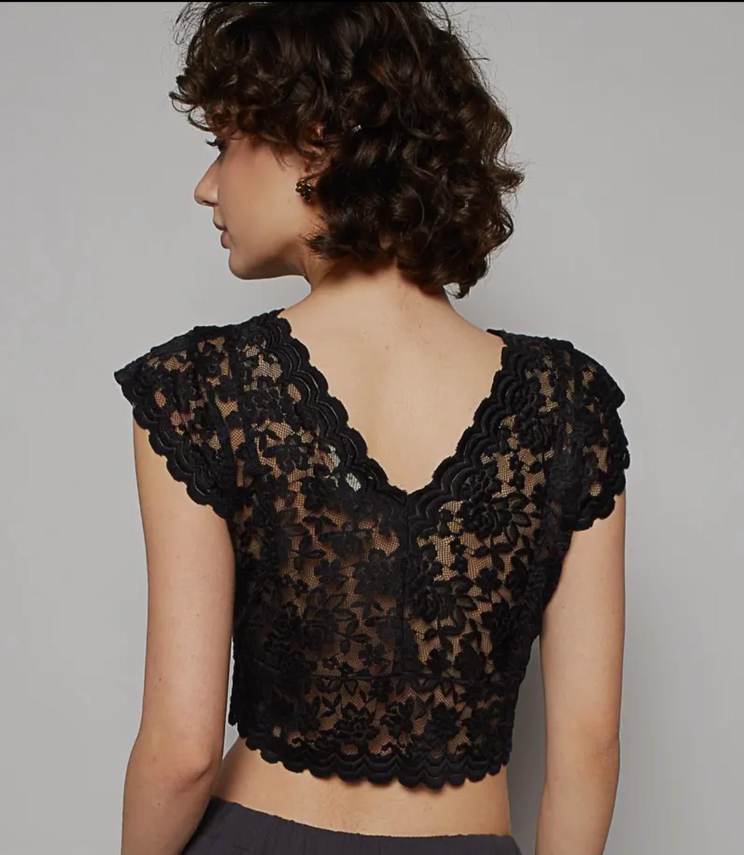 Pol - Lace Cropped Cap Sleeve Top
