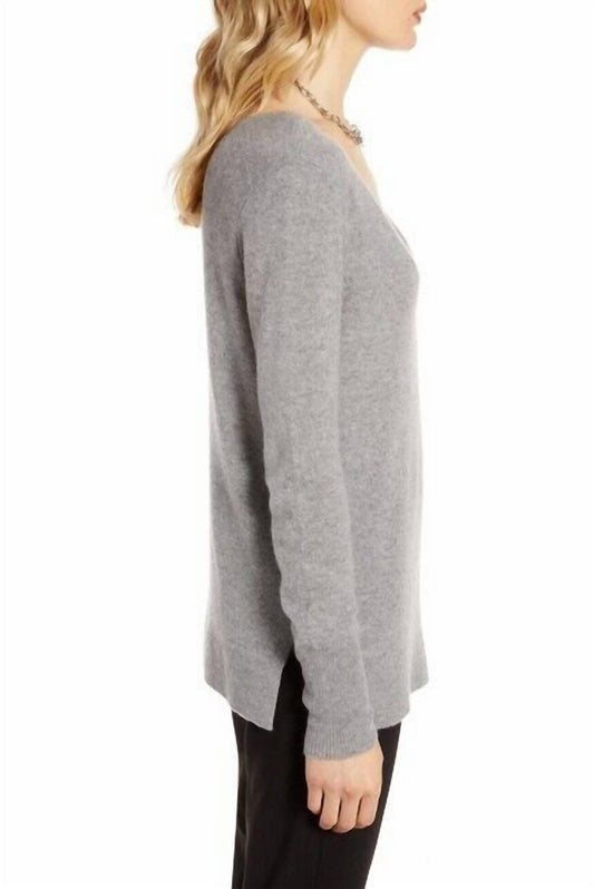 Halogen - Heather Classic V-Neck Side Slit High Low Sweater