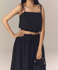 En Saison - Tie Shoulder Scallop Hem Crop Top