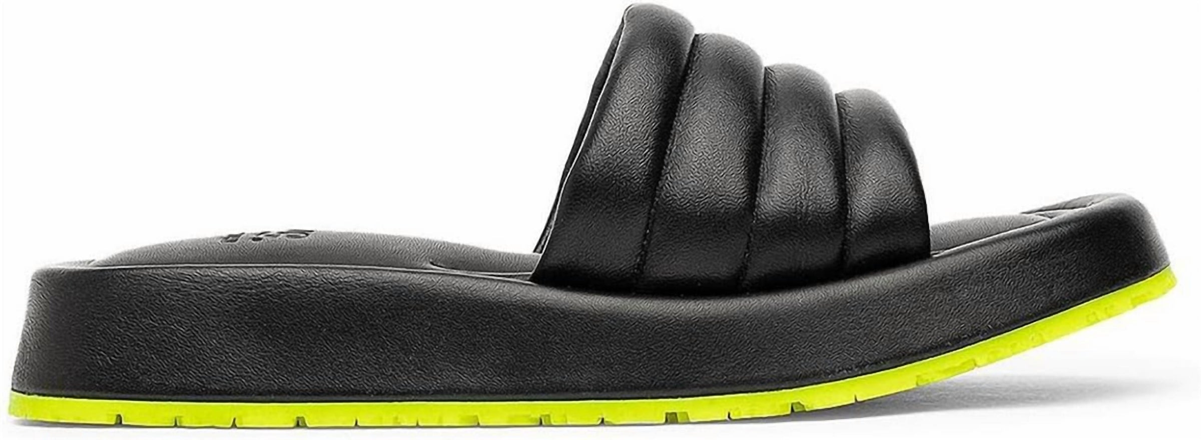 P448 - Women's Fergie Slip-on Slipper