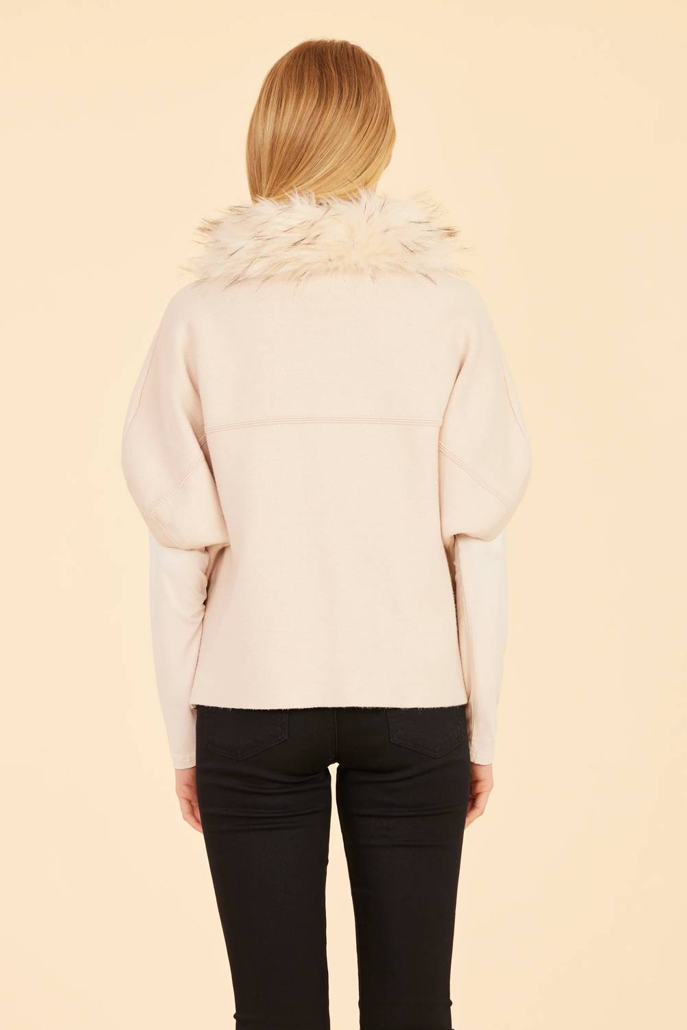 Dolce Cabo - Faux Fur Collar Short Sleeve Cardigan