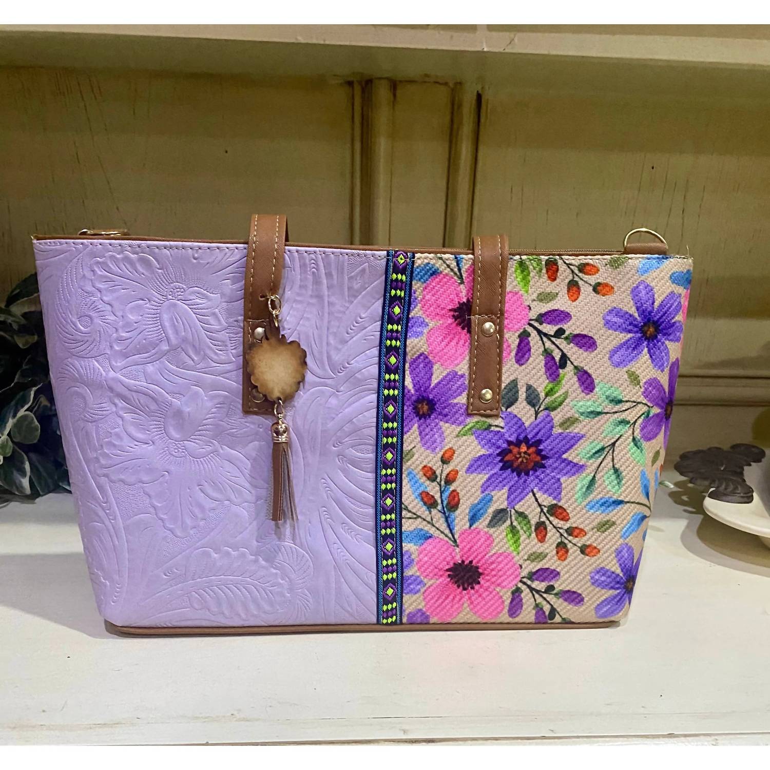 Gmce Global Trading - Women's Barco Artesanal Textured Floral Leather Tote Bag