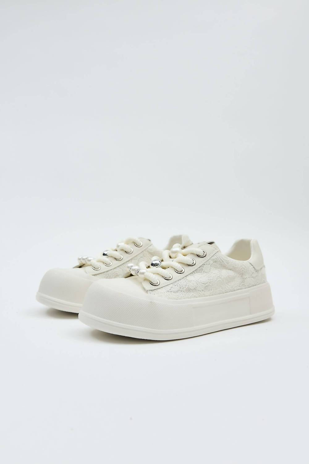 Lonza Women's Synda Low Top Sneakers in white - women's sneaker - detail view