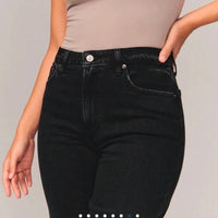 Abercrombie & Fitch - Curve Love High Rise Mom Jeans