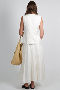 Sundays - Isolde Vest