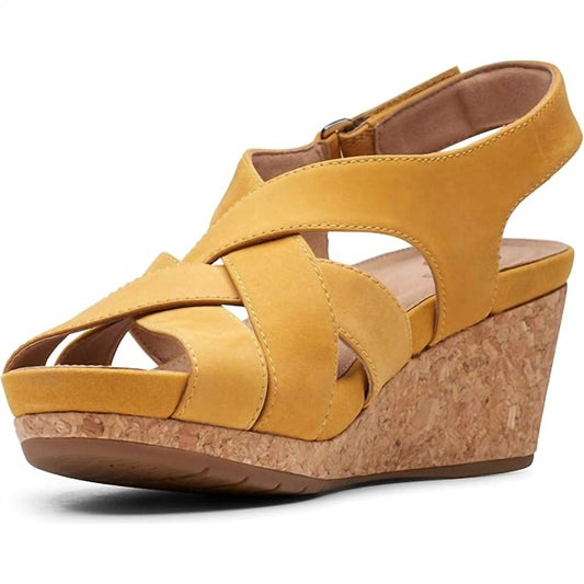 Clarks - Women's Un Capri Step Sandal