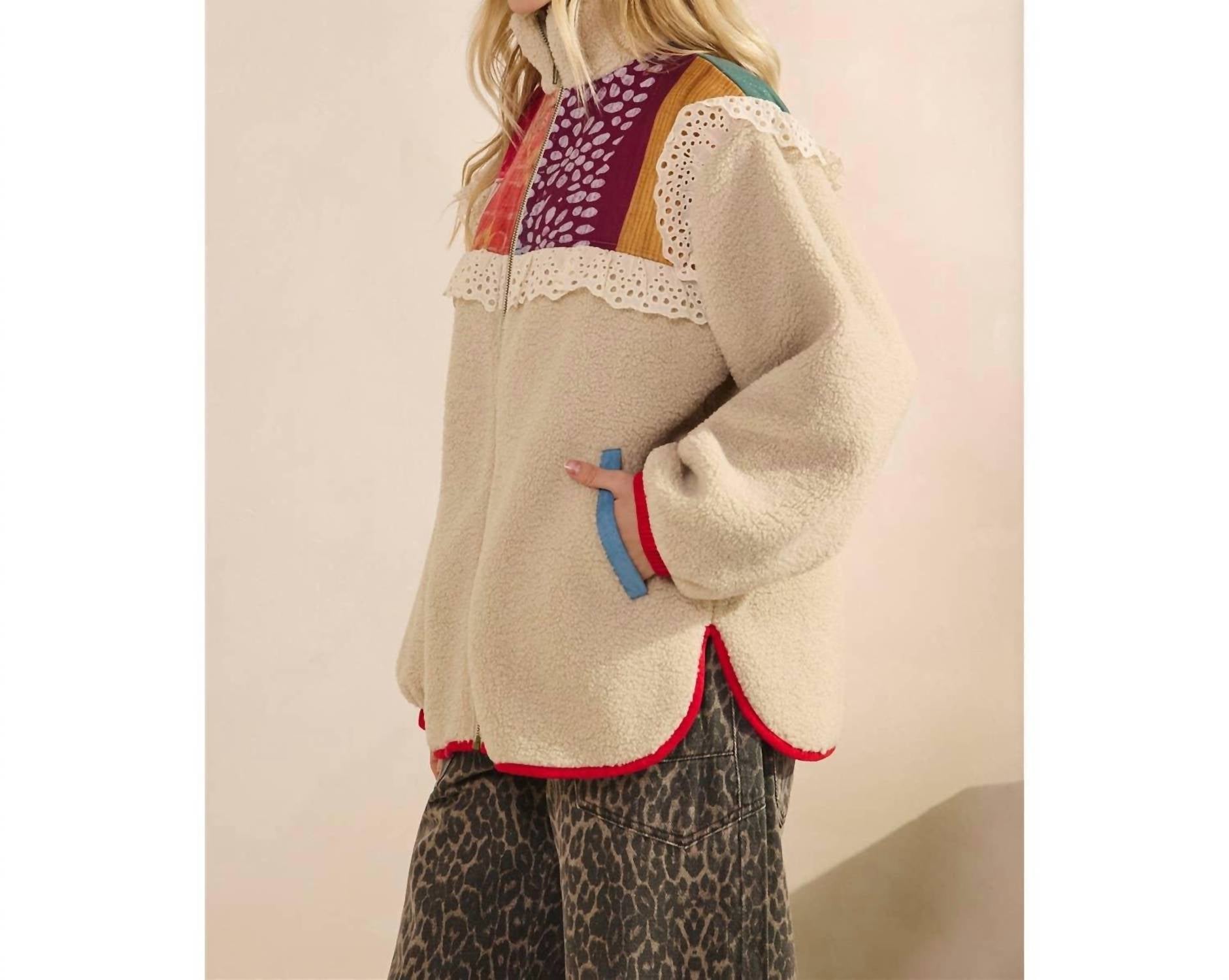 Veveret - Women's Contrast Printed Teddy Jacket