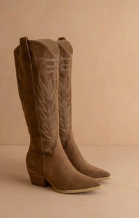 Oasis Society - Women's Savannah Embroidered Western Boot