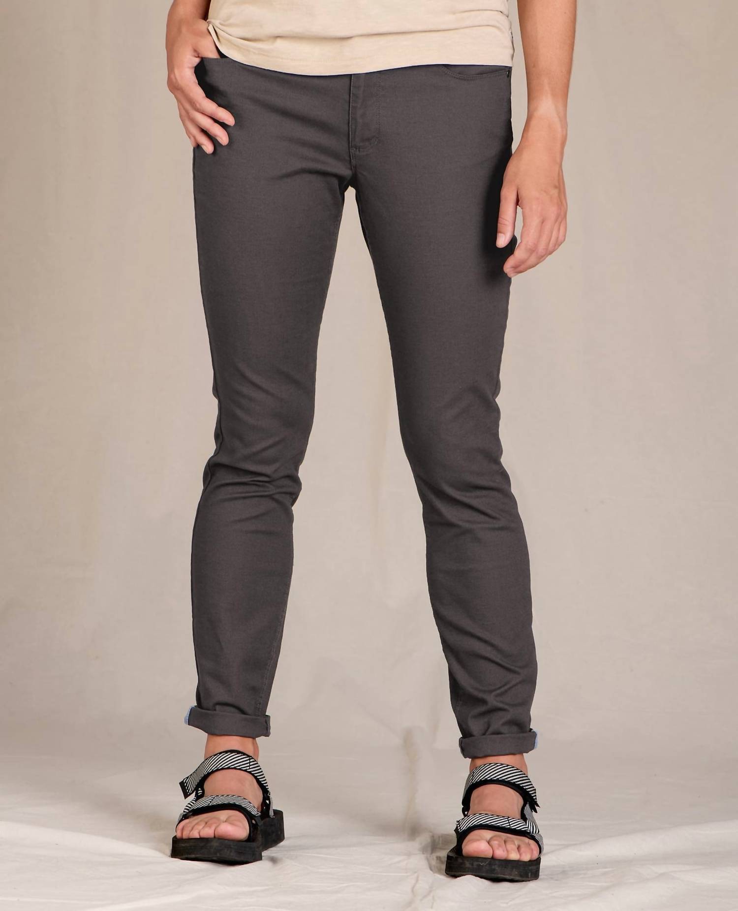 TOAD&CO EARTHWORKS 5 POCKET SKINNY PANT in soot - women's pants