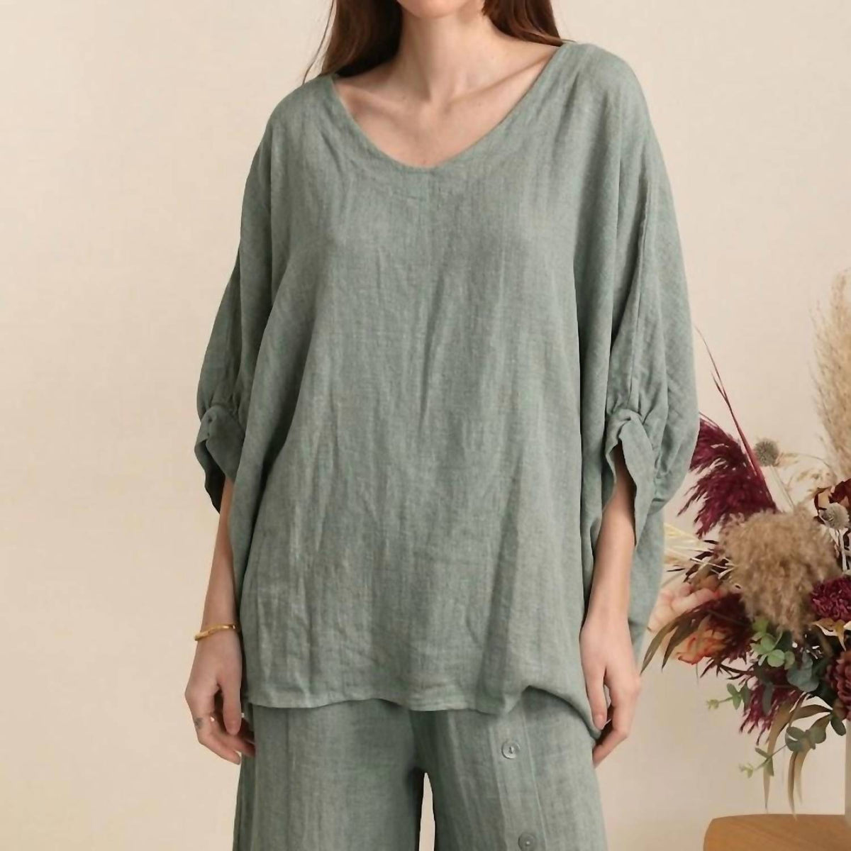 Lea & Luc - Linen V Neck Dolman Sleeve Top - Plus