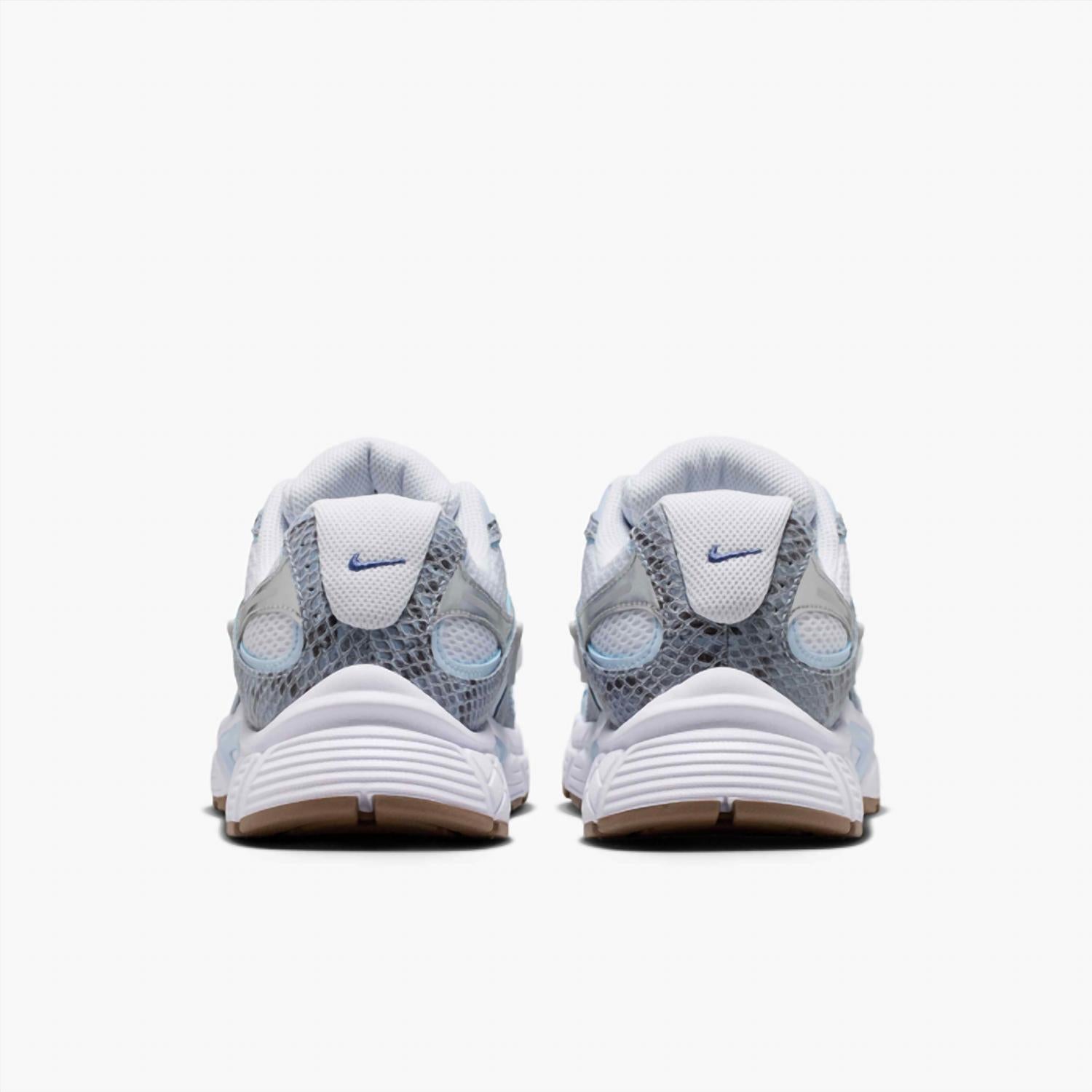 Nike - Women's V5 Rnr Sneakers