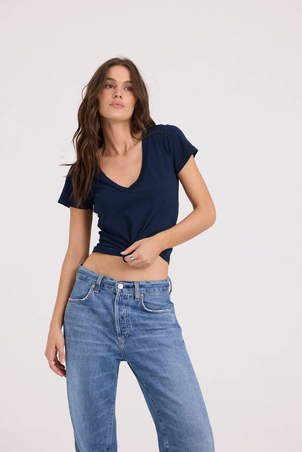 Lamade - ARLO V NECK SHORT SLEEVE TEE