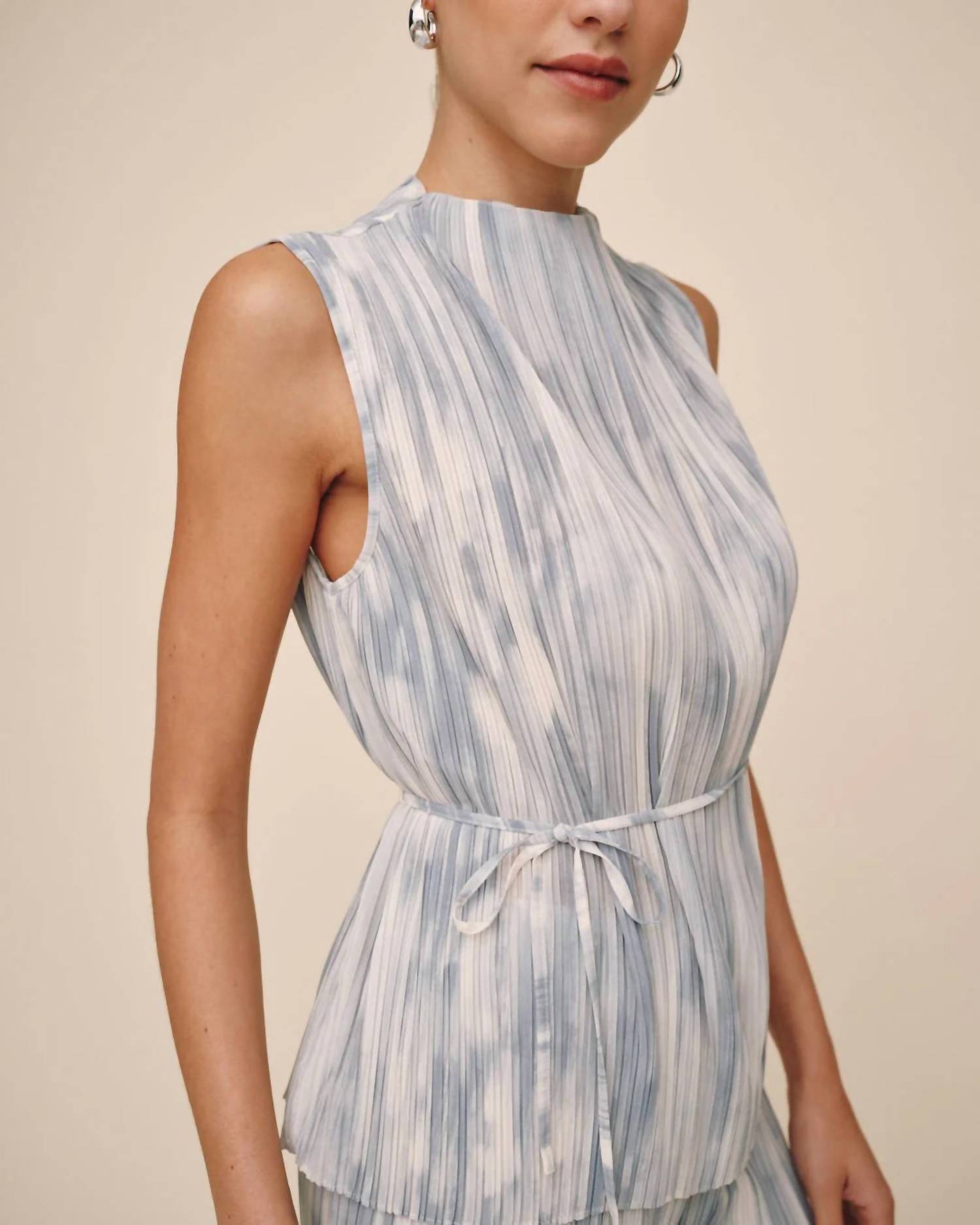 Bella Dahl - Mock Neck With Tie Belt Top