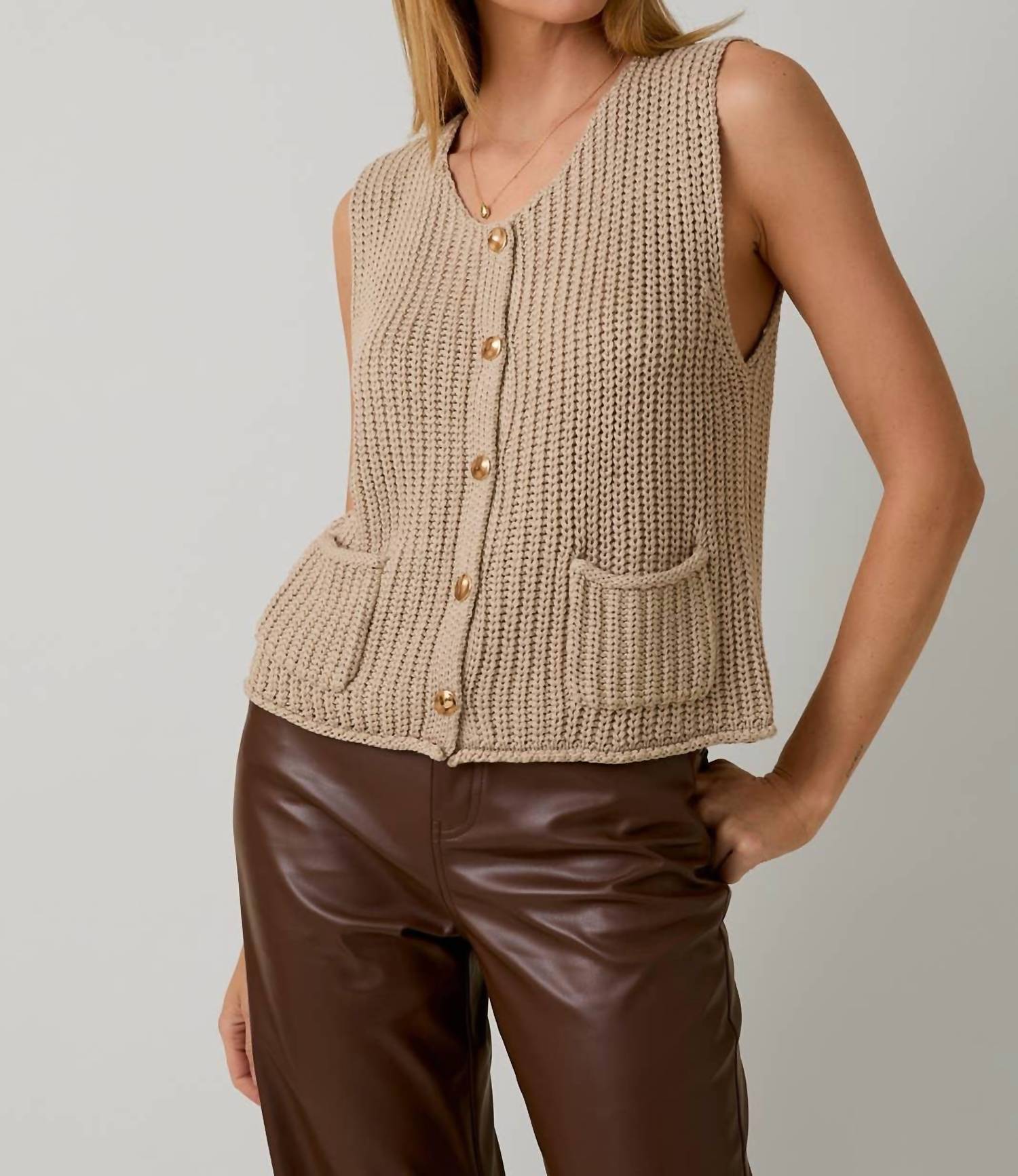 Le Lis - Relaxed Button Down Chunky Sweater Vest