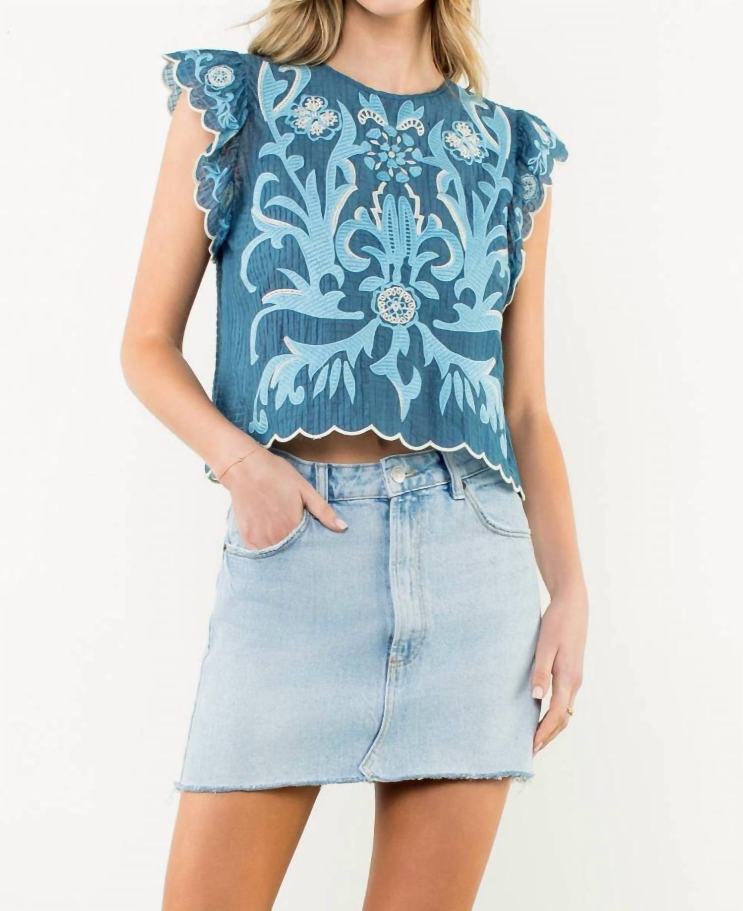 Thml - Embroidered Flutter Sleeve Scallop Top