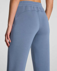 Spanx - Airessentials Slim Straight Pants