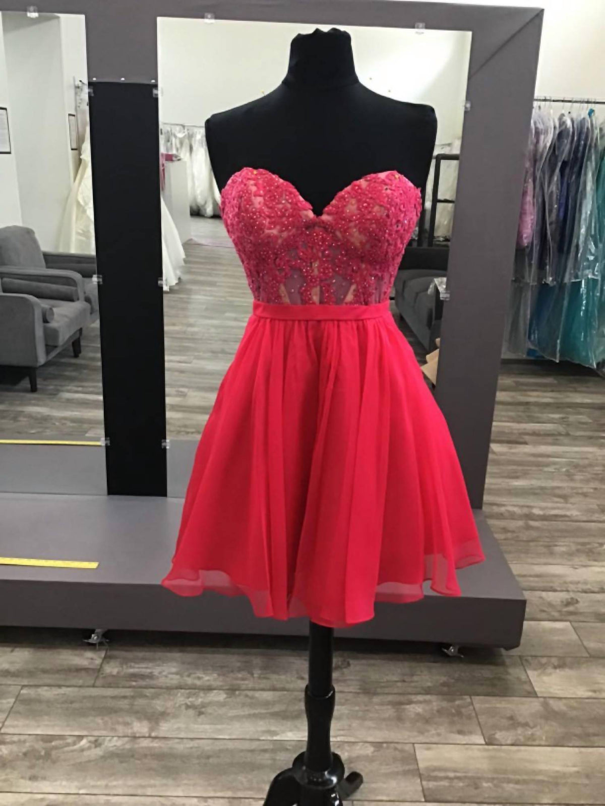 La Femme - Women's Short Cocktail Dress