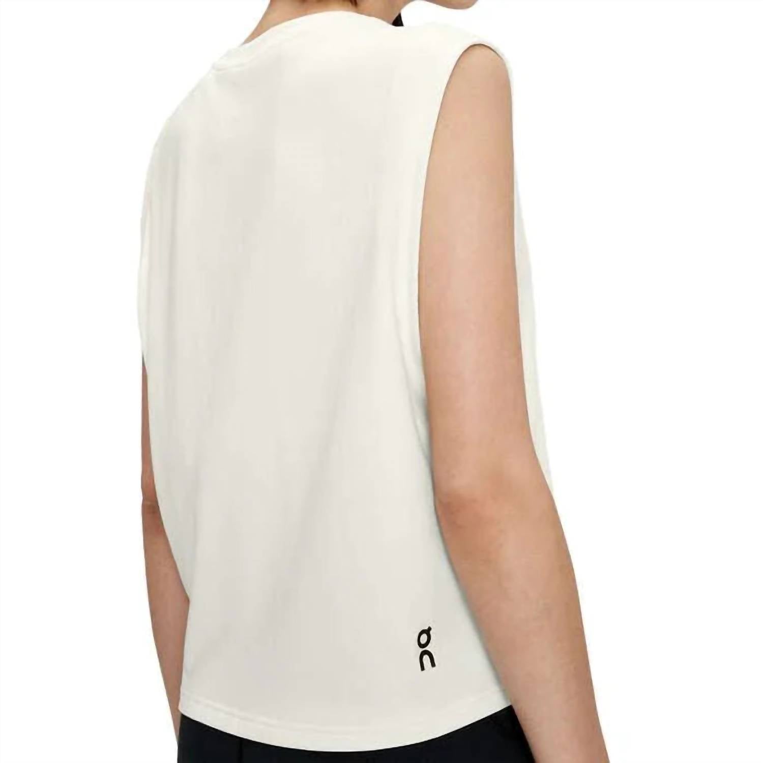 On - Focus Crop Tank Top