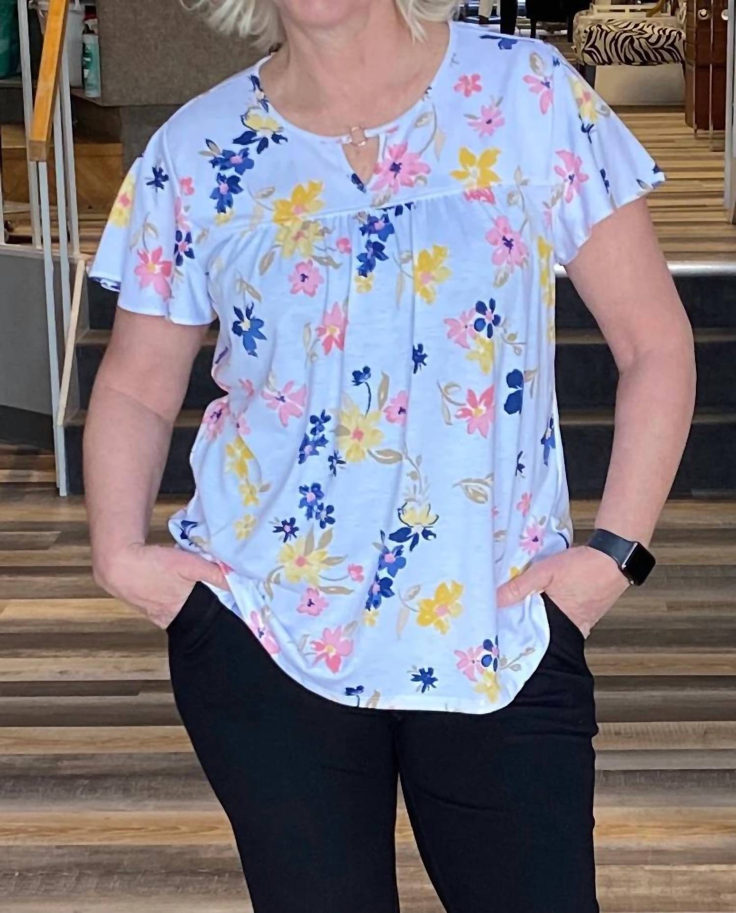 Links - Great Escape Short Sleeve Floral Top