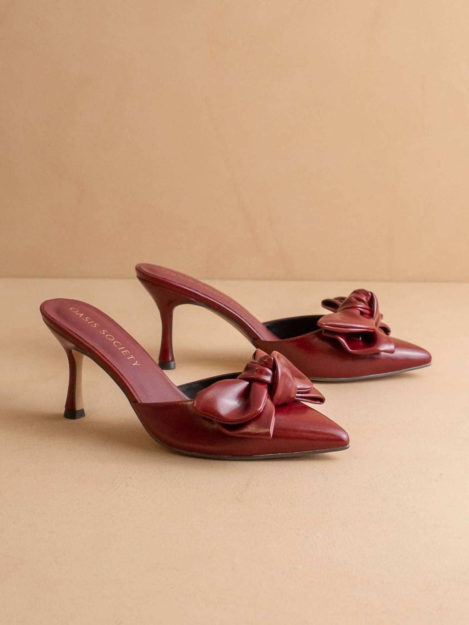 Oasis Society - Women's Jane Bow Kitten Heel