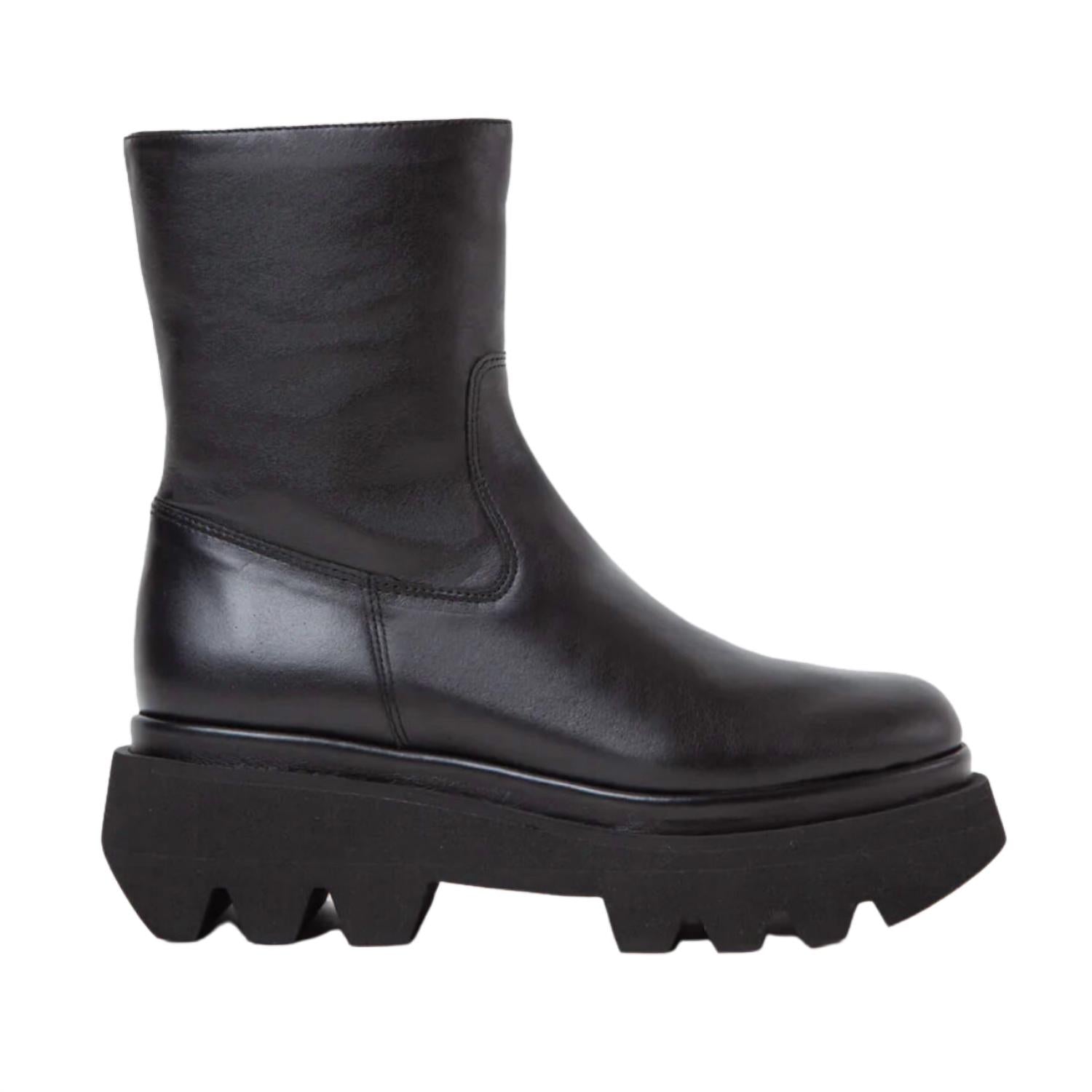 PALOMA BARCELO Osian Leather Ankle Boot in black - women's shoe