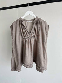 Rabens Saloner - Women's Mag V-neck Top