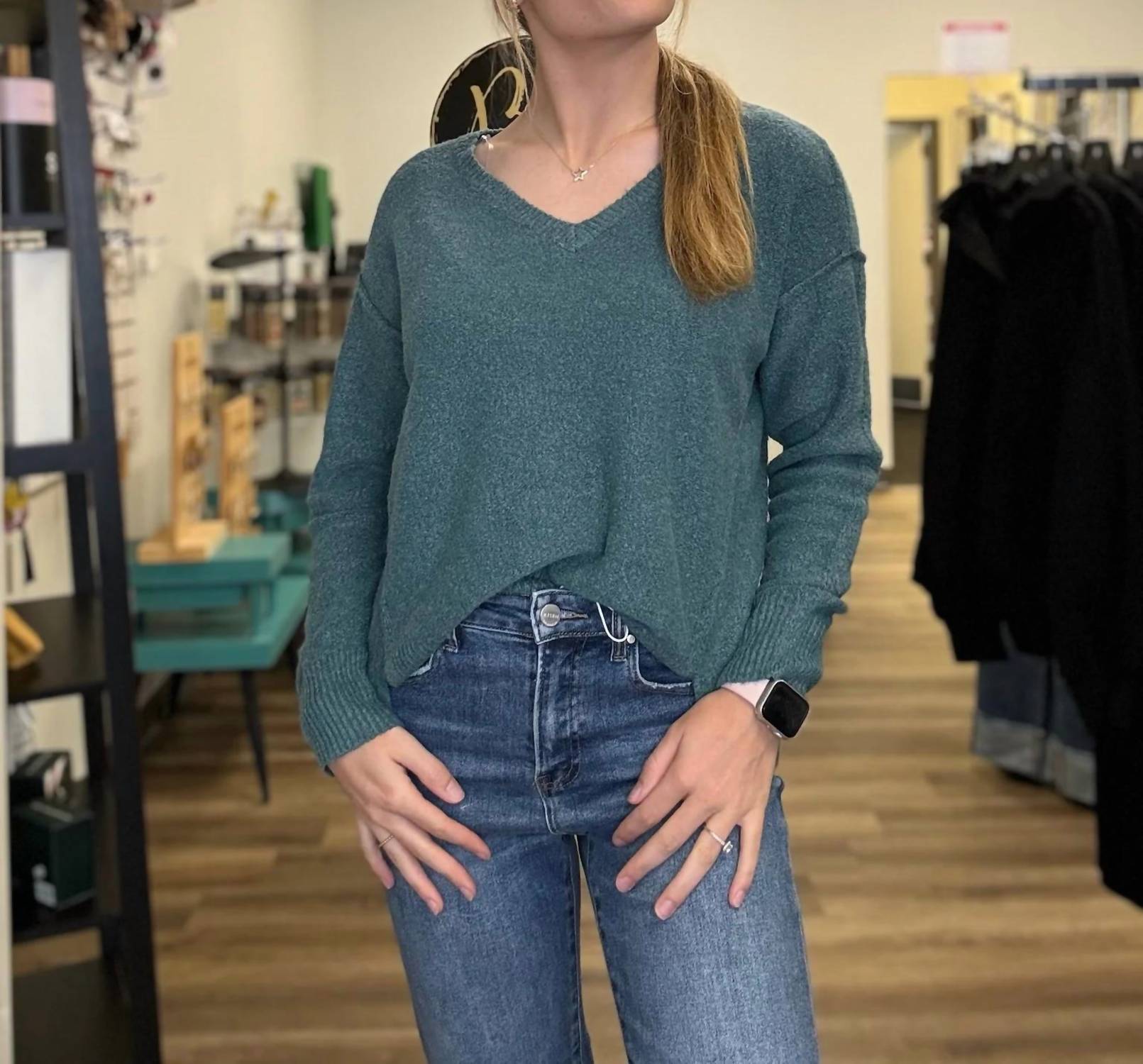 Staccato - V-Neck Raw Edge Seam Pullover Sweater