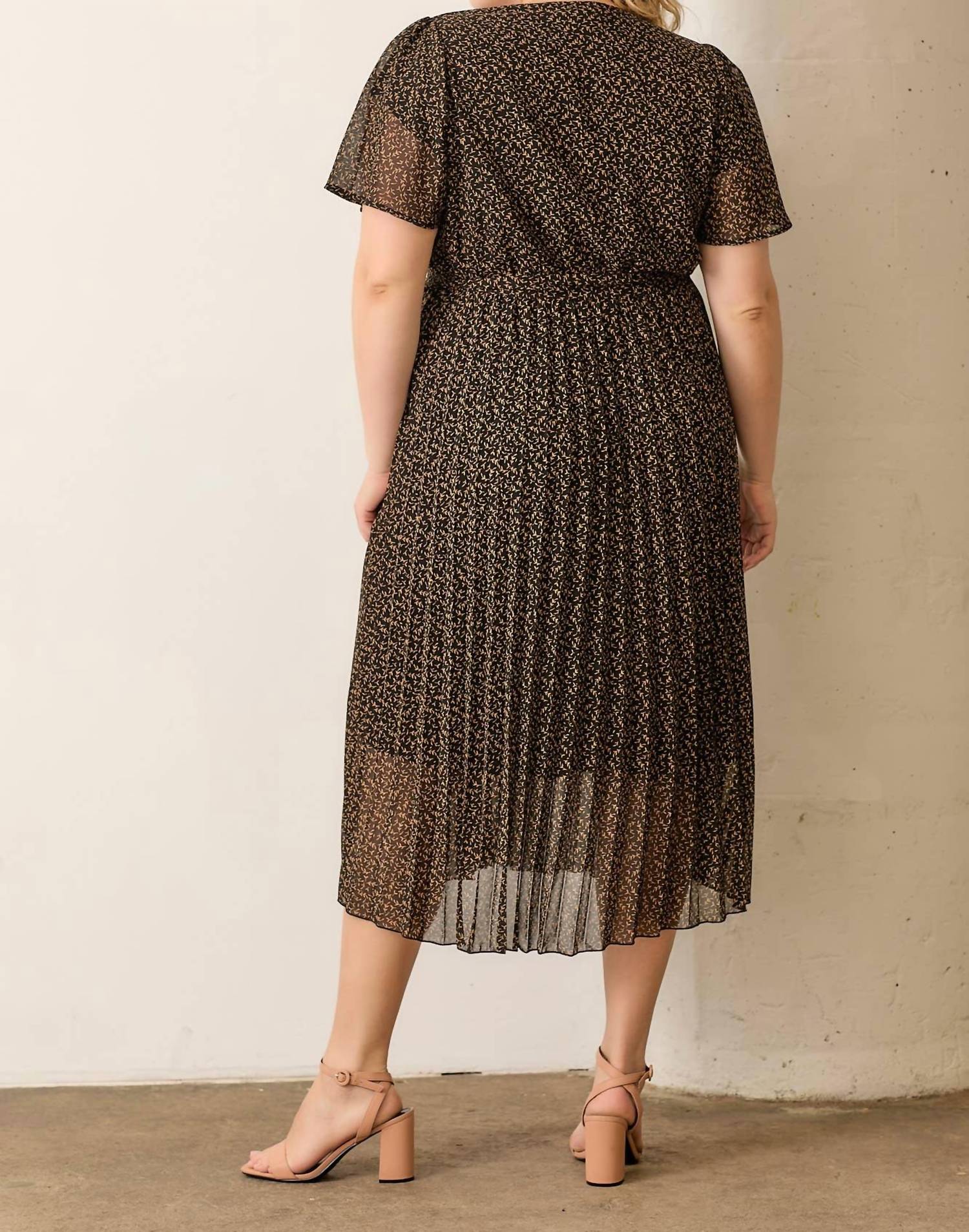 Polagram - Surplice Pleated Skirt Dress -PLUS