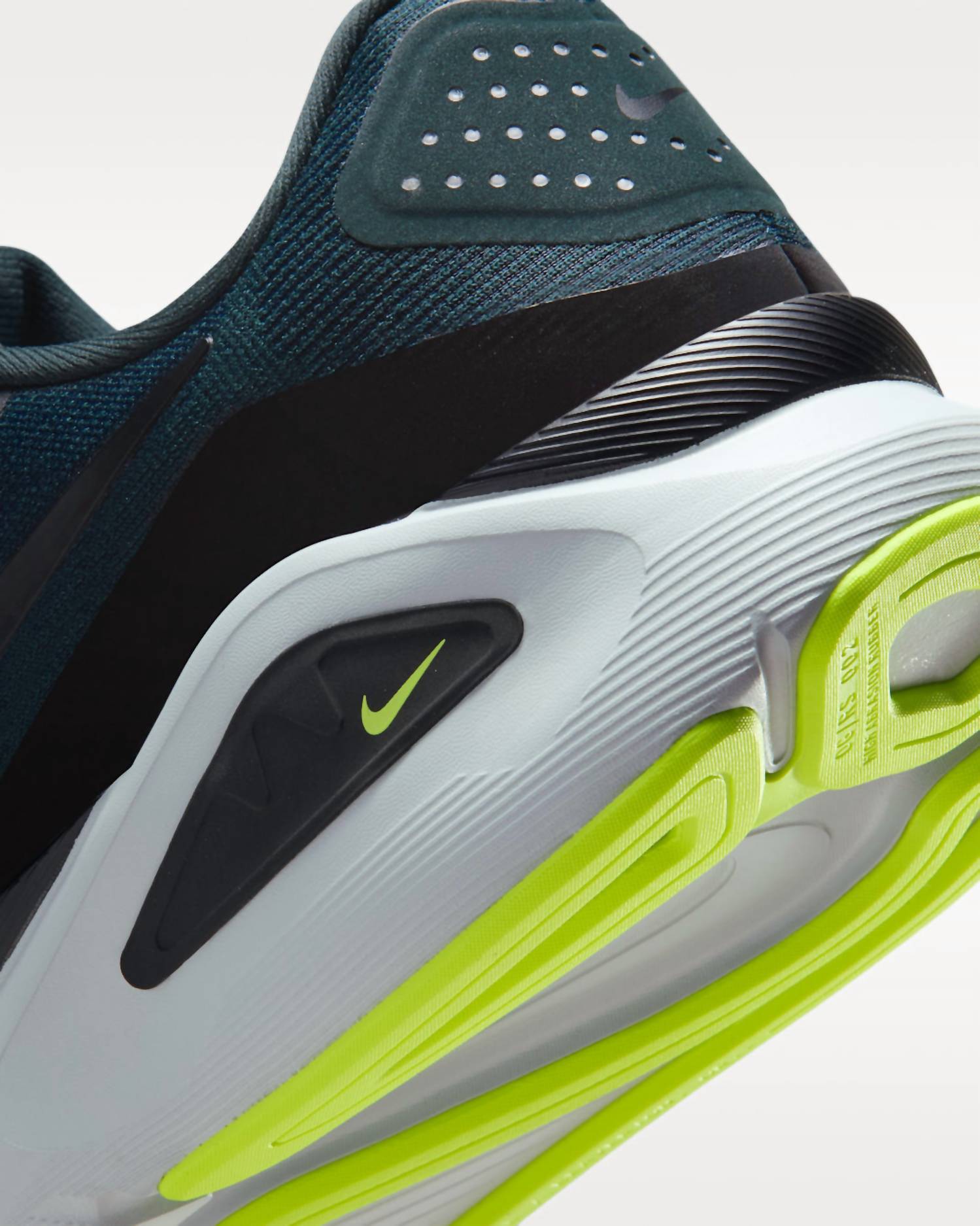 Nike - Men's Structure 26 Road Running Shoes