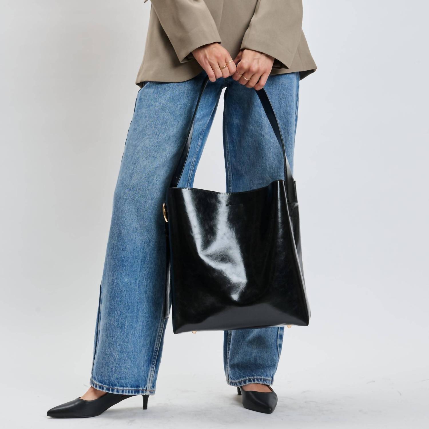 Moda Luxe - Women's Brooke Bucket Bag