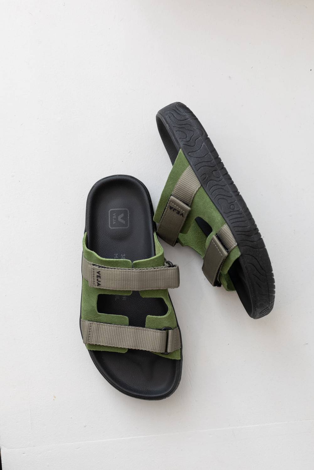 Veja - Women's Militar Kaki Arpoador Suede Sandal