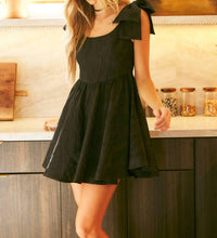 Idem Ditto - Lovely Textured Flare Mini Dress With Bow Straps