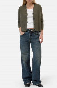 CLOSED The V-neck Sweater in dark green - women's sweater - detail view